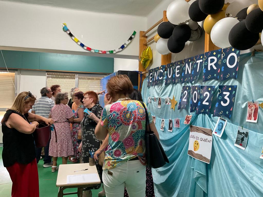 “Vuelta al cole” para los antiguos alumnos del colegio San Andrés en Pedrosillo el Ralo