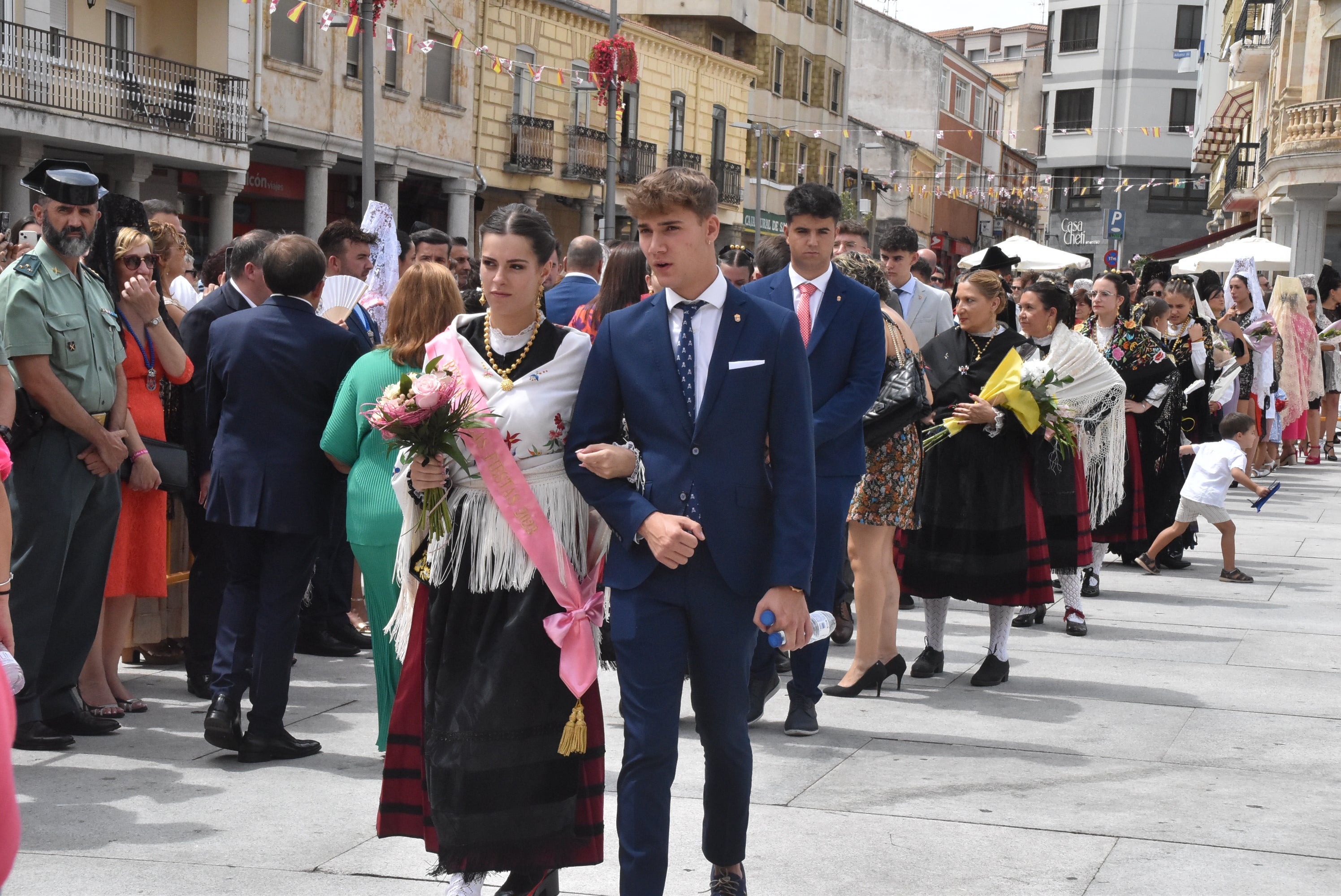 Multitudinaria procesión en Guijuelo para honrar a la Virgen de la Asunción