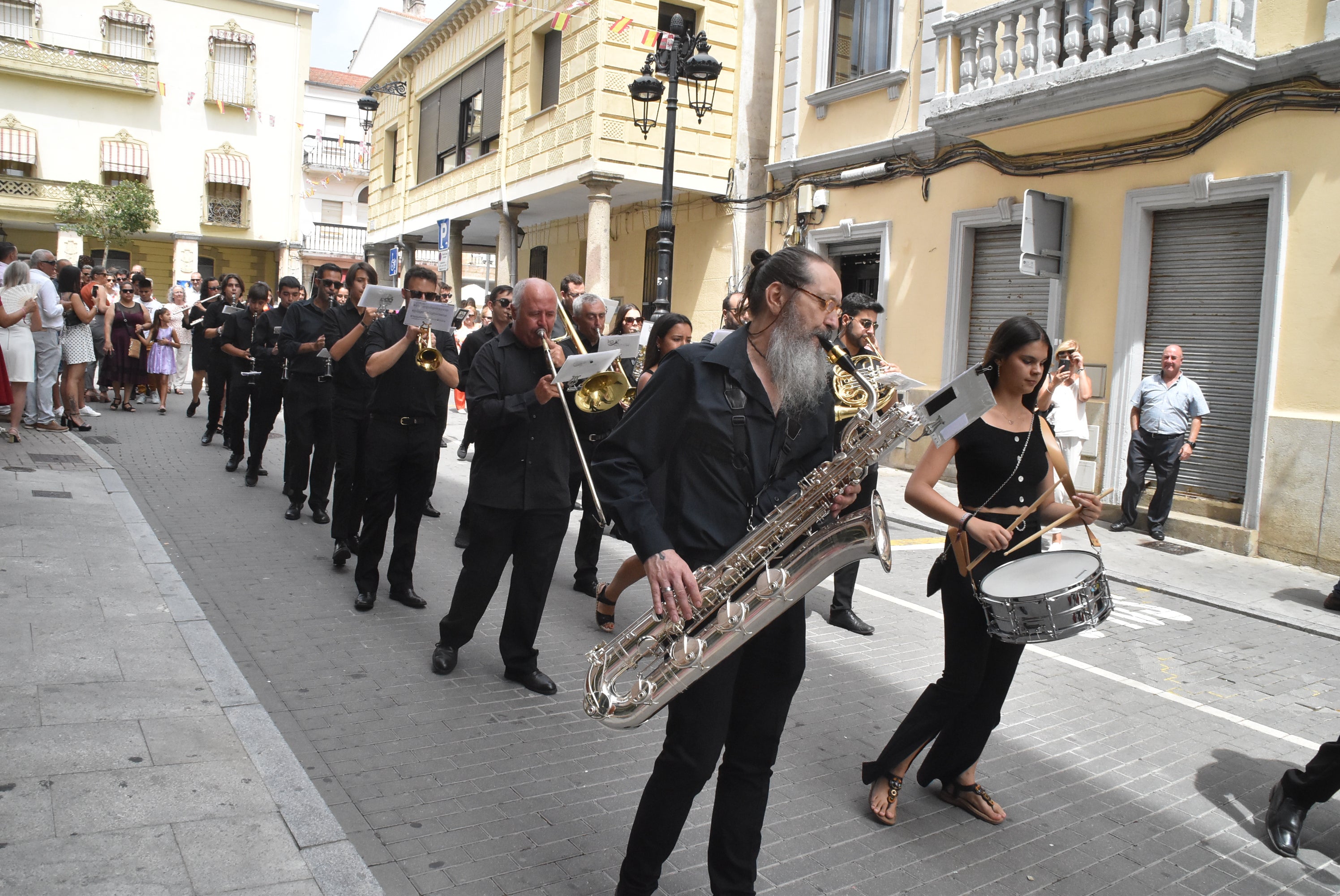 Multitudinaria procesión en Guijuelo para honrar a la Virgen de la Asunción