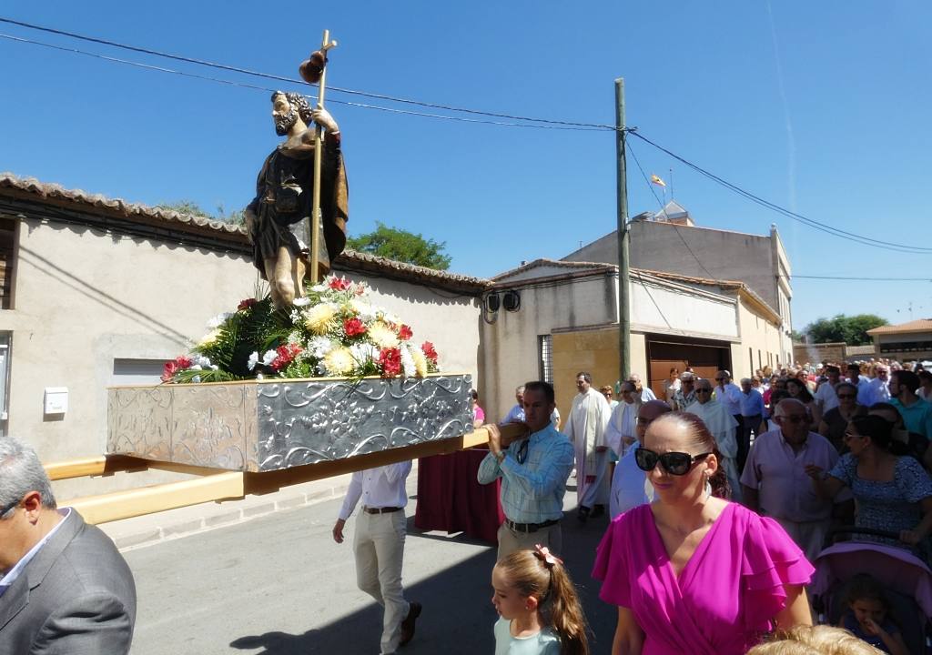 Babilafuente se engalana para honrar al patrón