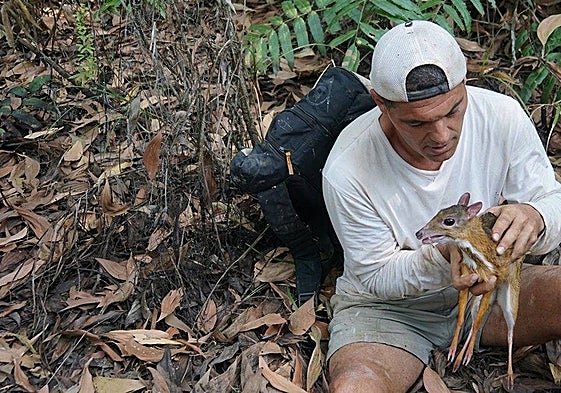 Frank Cuesta, presentador.