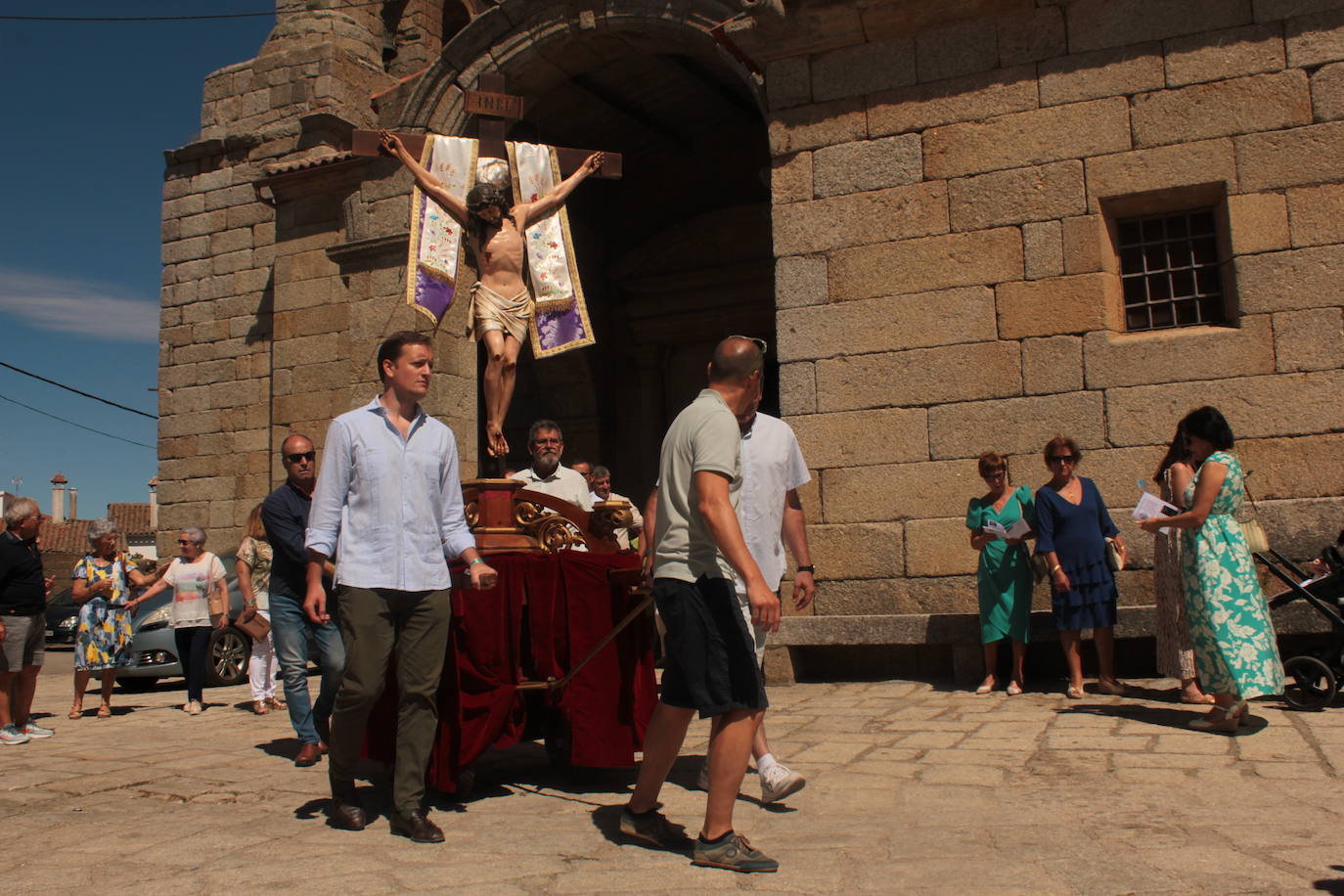 Villar de la Yegua rinde pleitesía al Santo Cristo