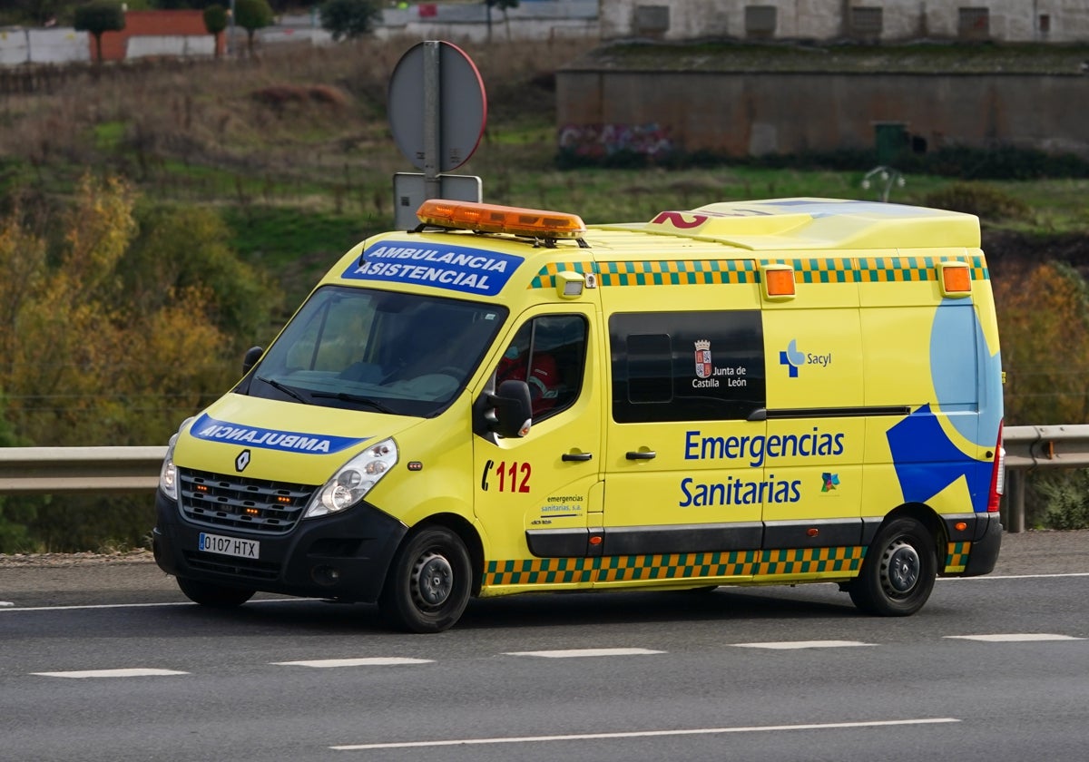 Fallece un hombre al chocar una moto y un turismo en Berrocalejo (Ávila)