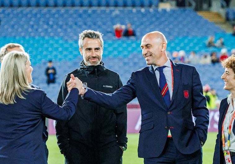 La RFEF abre «diligencias internas» y convoca una Asamblea General Extraordinaria para este viernes 25