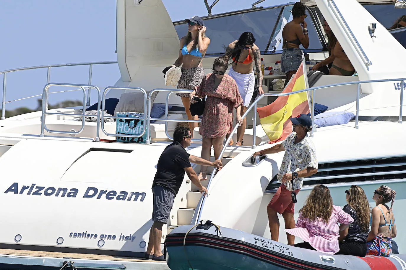 Las jugadoras de la Selección siguen celebrando por todo lo alto en Ibiza