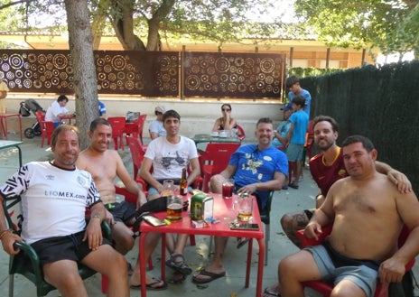 Imagen secundaria 1 - Día de animación en la piscina de Paradinas de San Juan.