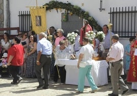 Ofertorio a San Juan Bautista, en la plaza de El Cabaco