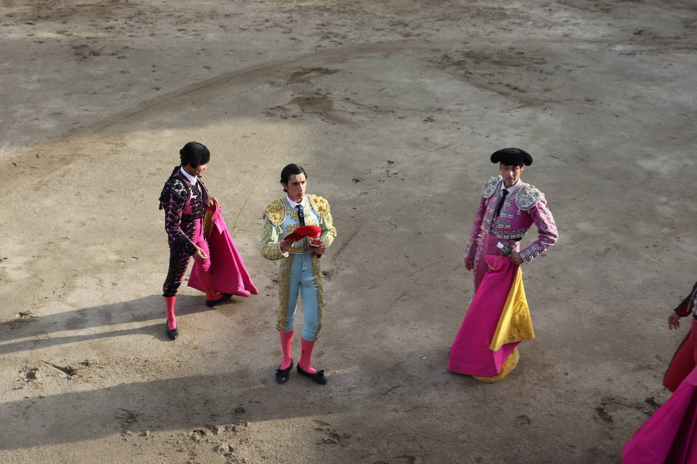 Peñas y toros, animada tarde festiva en el coso de Los Santos