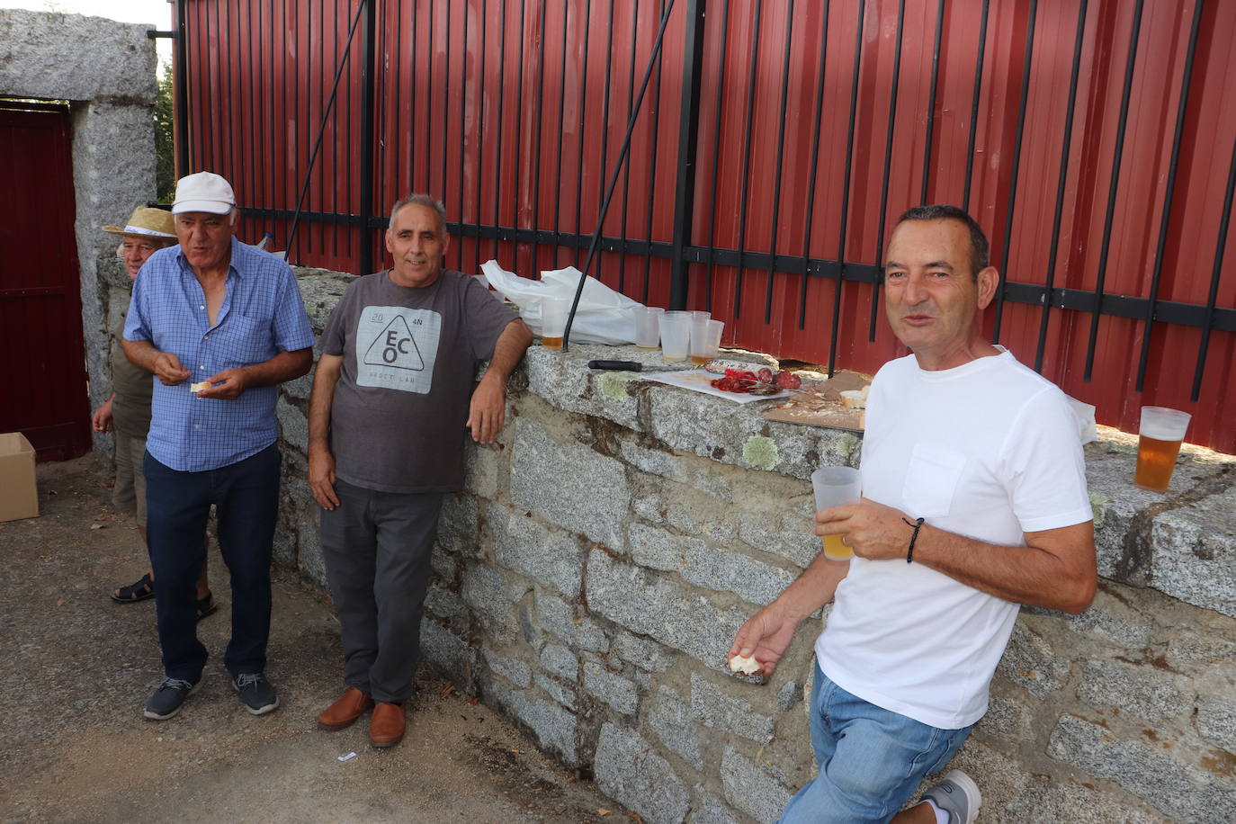 Peñas y toros, animada tarde festiva en el coso de Los Santos