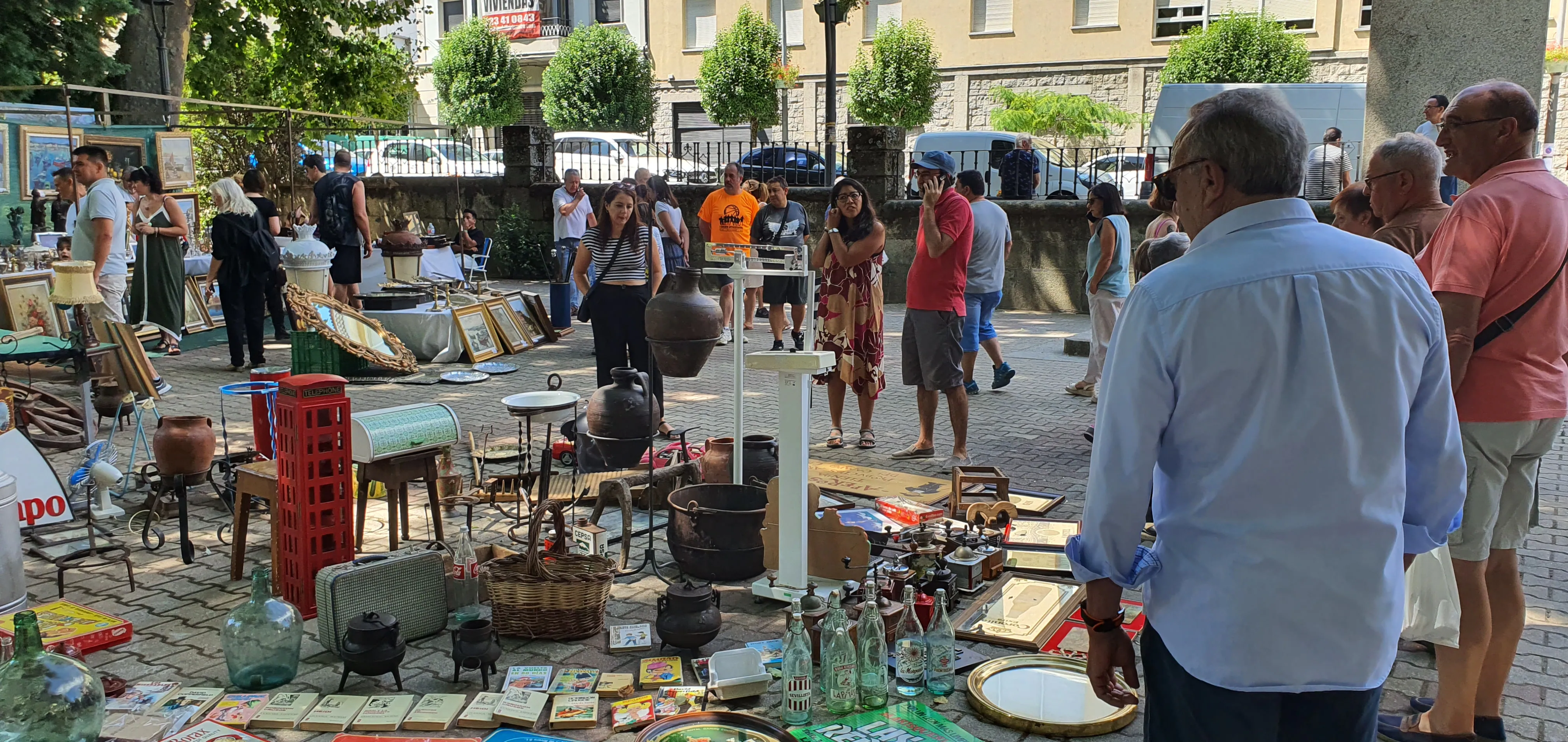 Lleno en el mercado de artesanía de Béjar, que seguirá los días 2 y 9 de septiembre