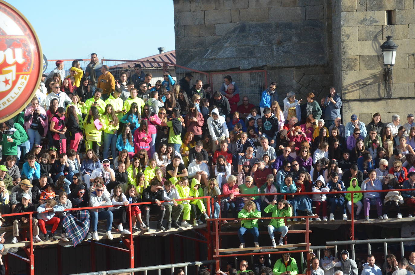 Precisión milimétrica en el penúltimo encierro a caballo de Aldeadávila de la Ribera