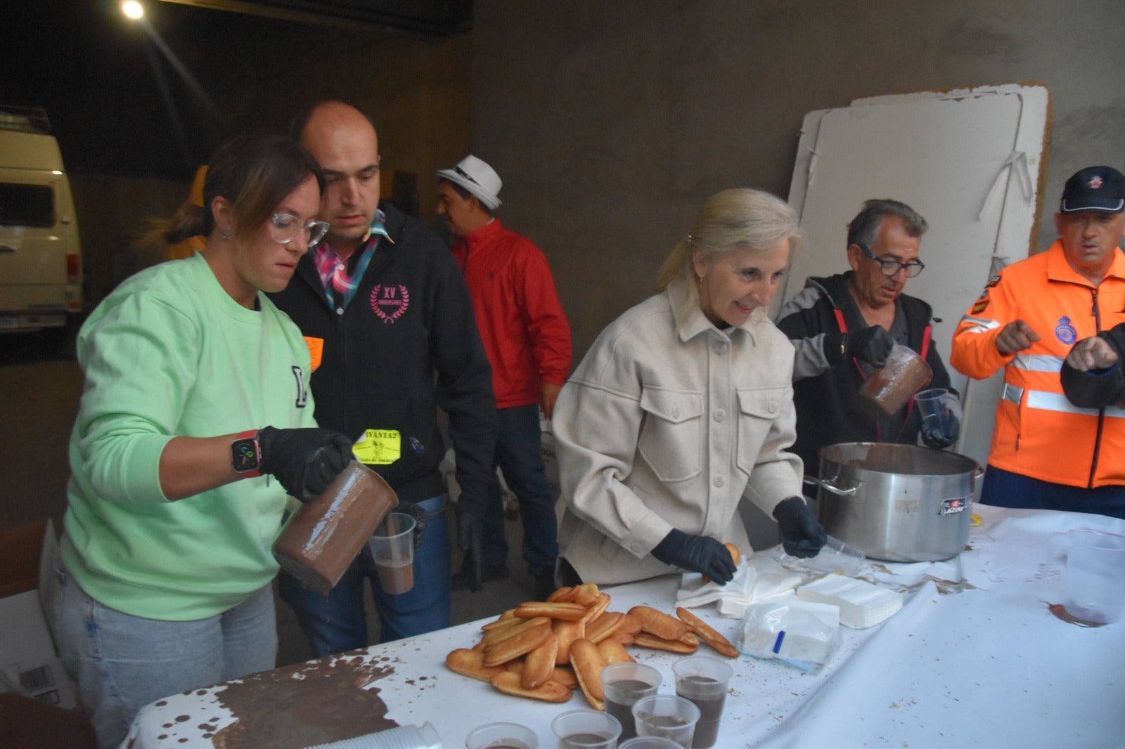 Chocolatada y encierro para abrir el día festivo en Alba de Tormes