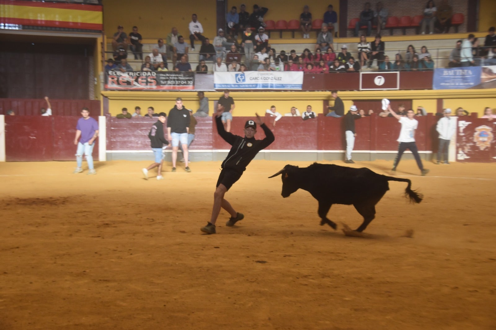 Chocolatada y encierro para abrir el día festivo en Alba de Tormes