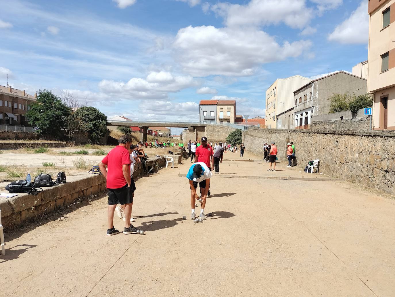 Guijuelo disfruta de la petanca con un torneo nacional