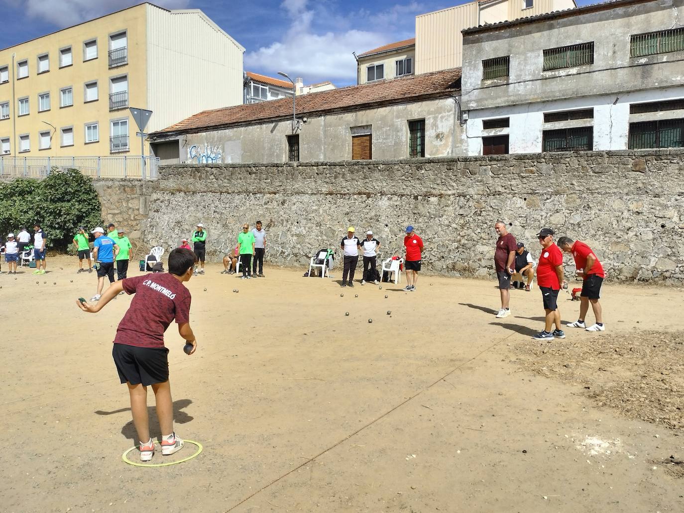 Guijuelo disfruta de la petanca con un torneo nacional