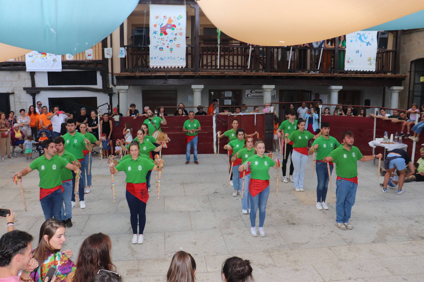 Las vísperas de San Agustín llenan Santibáñez de la Sierra