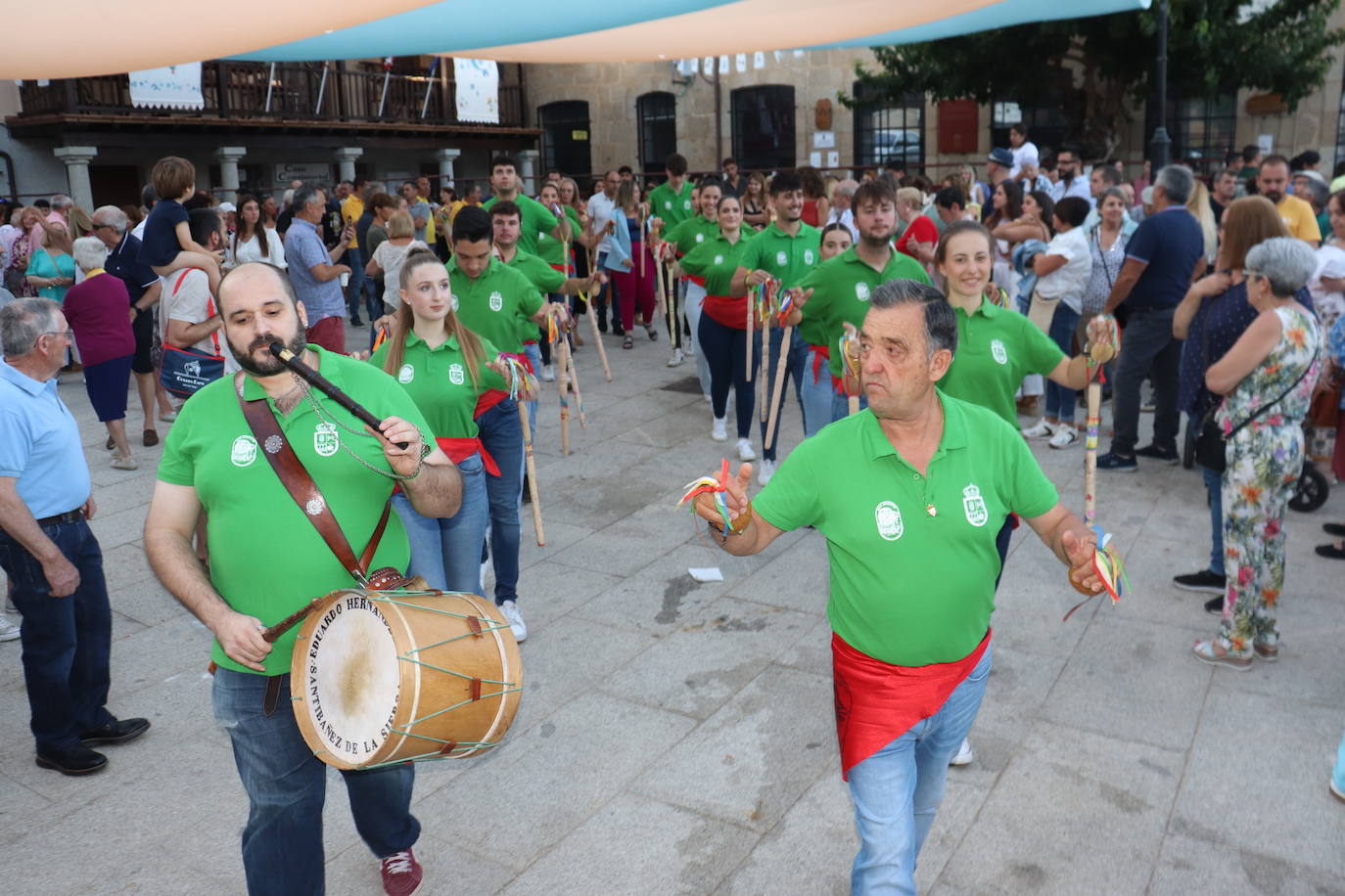 Las vísperas de San Agustín llenan Santibáñez de la Sierra