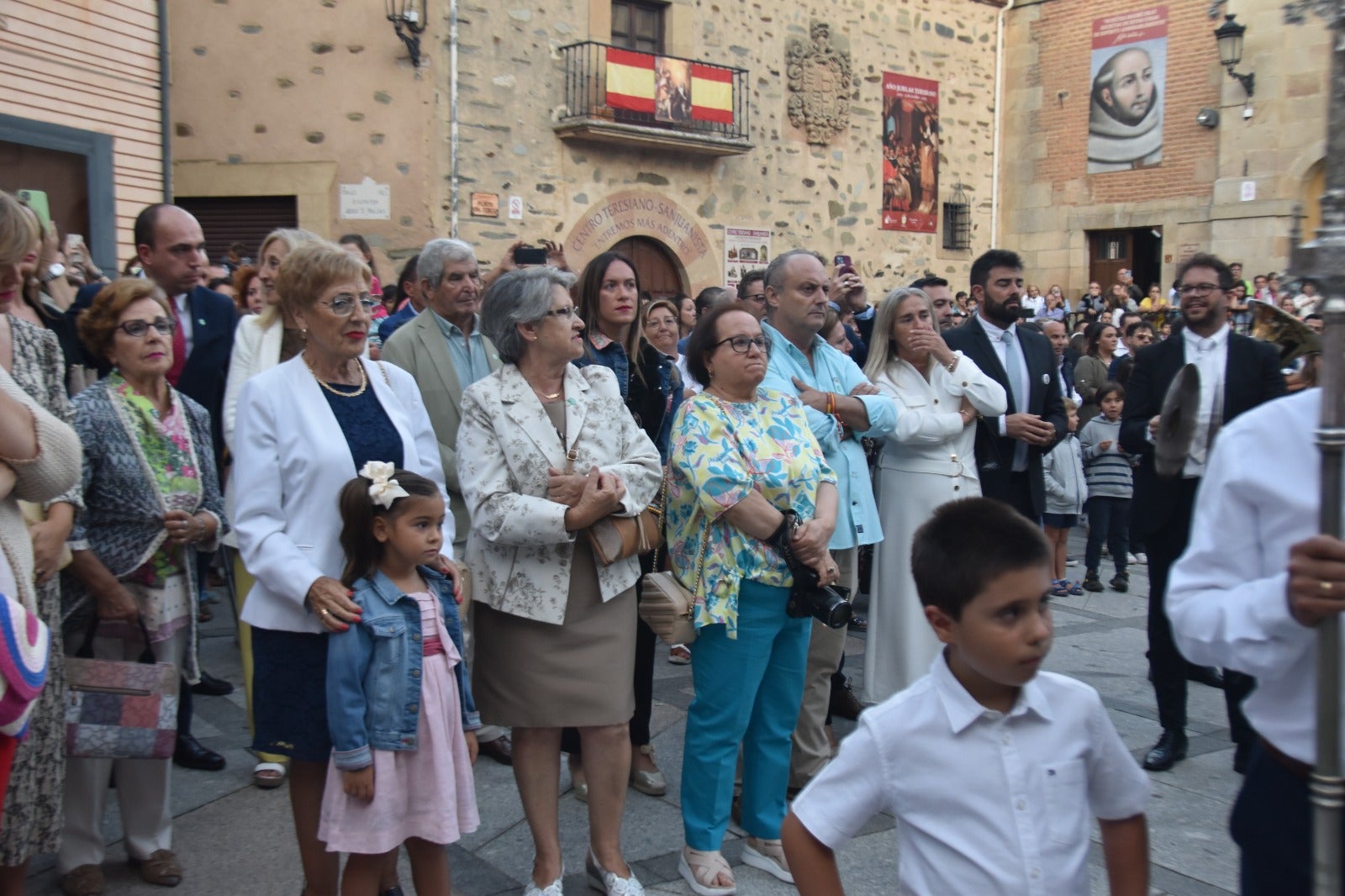 Alba arropa a Santa Teresa en su vuelta a clausura hasta octubre