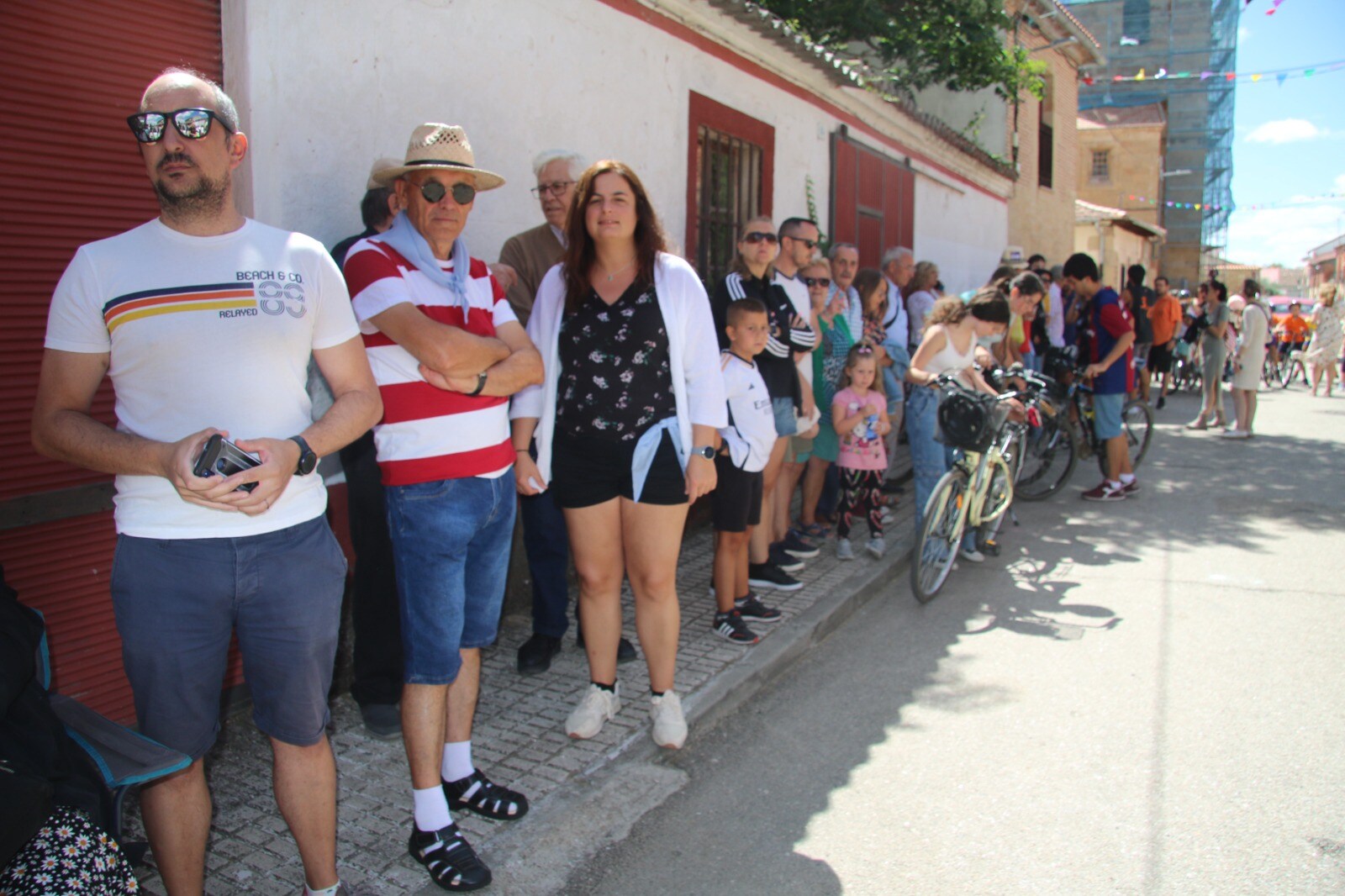 Cien ciclistas en la tradicional carrera anual de cintas de La Vellés