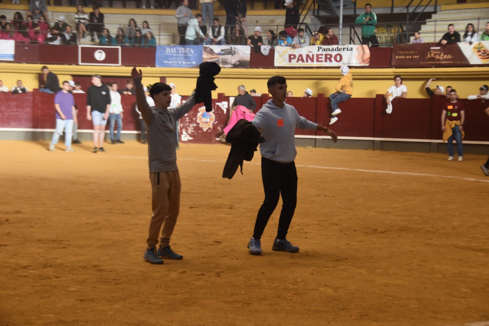 Chocolatada y encierro para abrir el día festivo en Alba de Tormes