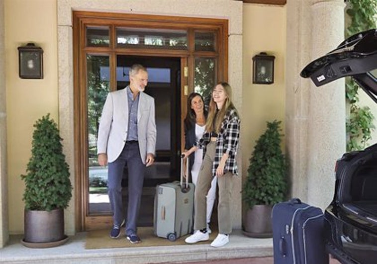 La emotiva despedida de la Infanta Sofía a los Reyes y a su mascota