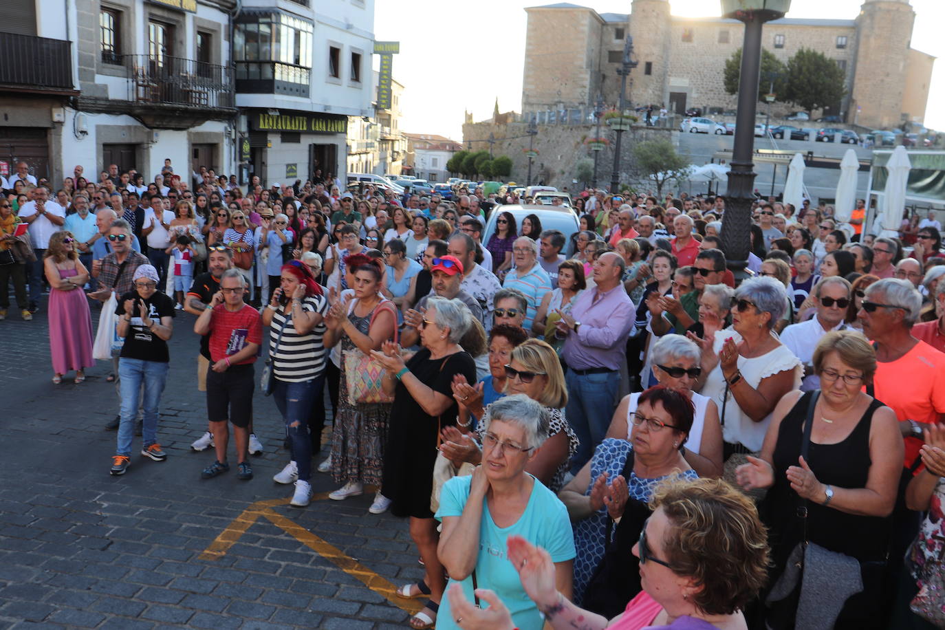 Béjar repudia el crimen de Rosario Martín con una multitudinaria concentración