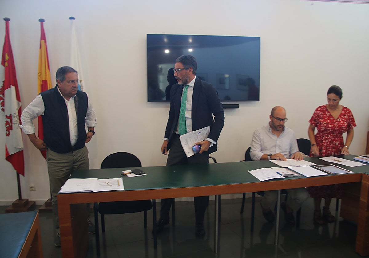 Víctor Zato, Ángel Peralvo, Daniel Velasco y María Soledad García en la sesión plenaria.