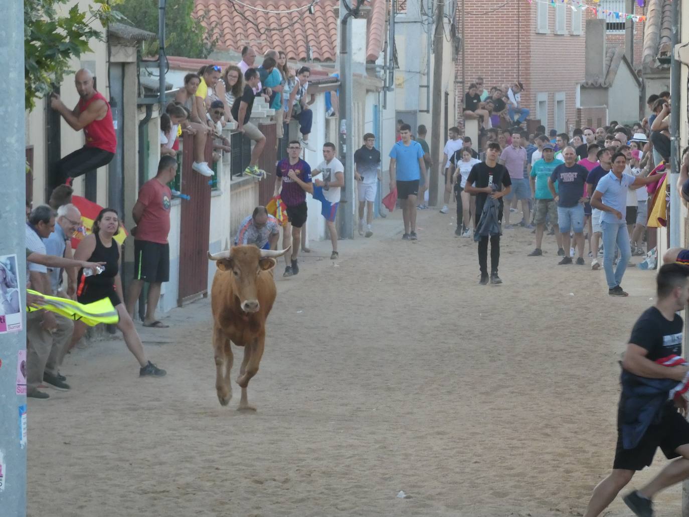 Multitudinario segundo encierro en Villaflores