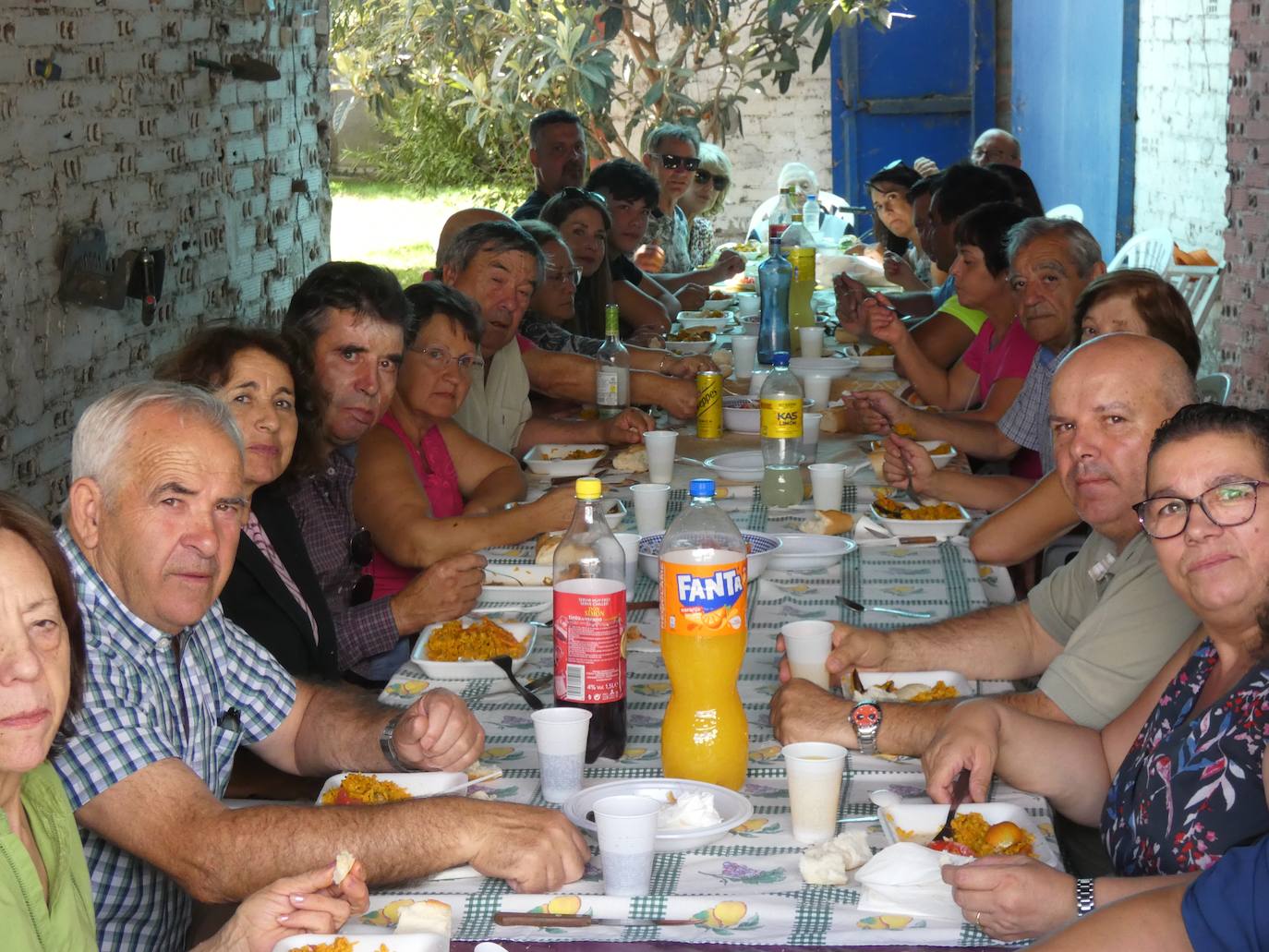 Las 800 raciones de paella que unen a los de Villaflores