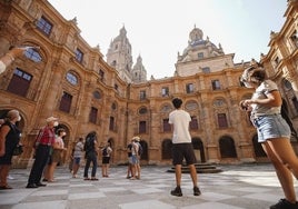 Claustro de la Universidad Pontificia.