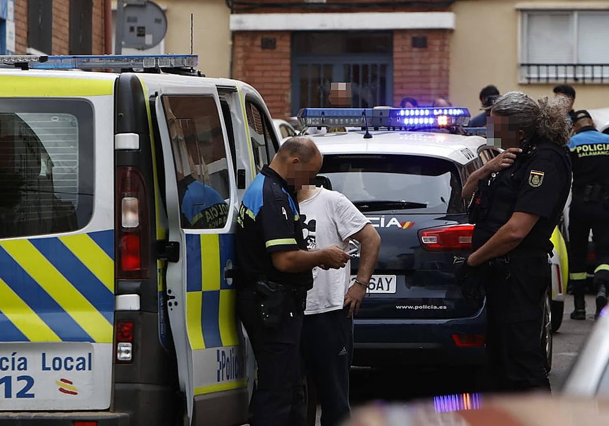 Una imagen del momento de la detención.