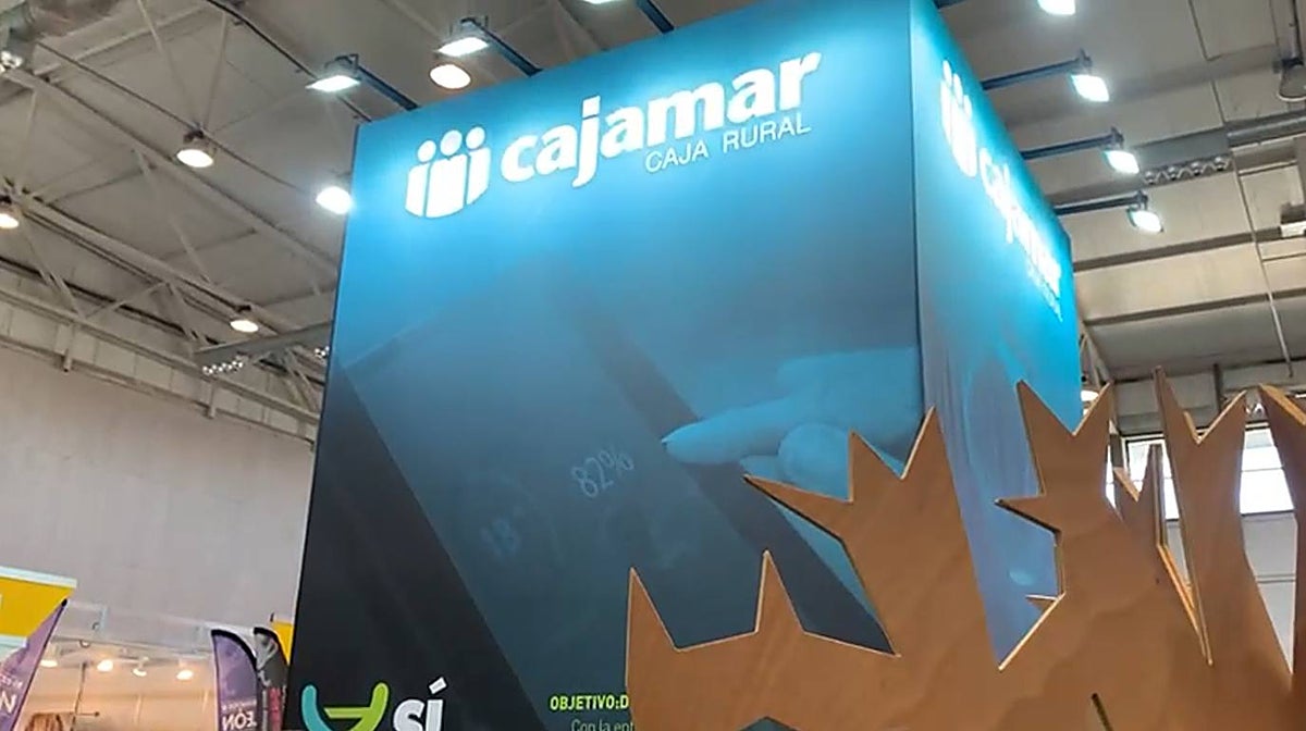 Cajamar reitera su compromiso con los agricultores y ganaderos en Salamaq