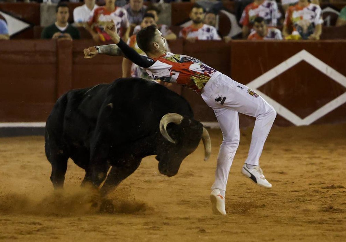 Ajustado recorte de Iván González en el festejo  del año pasado en Salamanca.
