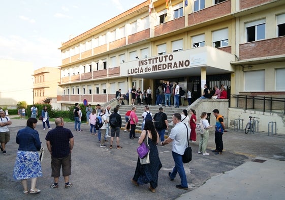 Los despidos de fin de verano se ceban con los profesores mientras la hostelería sigue contratando