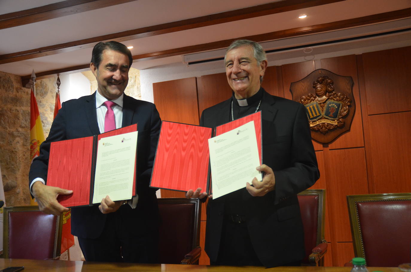 El Obispado de Ciudad Rodrigo y Salamanca firma con la Junta cuatro años de convenio Rehabitare