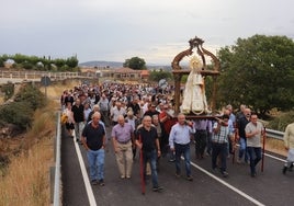 Imagen de la subida de la Virgen del Carrascal para presidir la fiesta del año pasado.