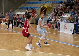 Silvia Domínguez, en el partido de este jueves en Santiago.