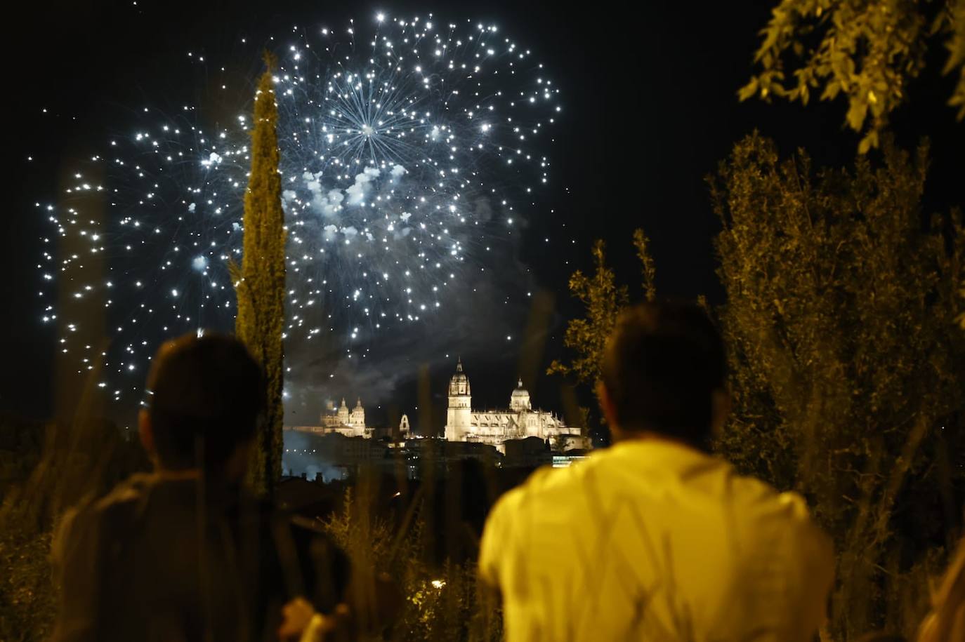 Pólvora en el cielo charro para inaugurar las fiestas