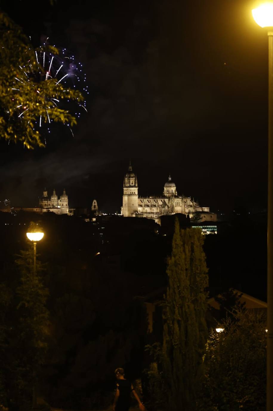 Pólvora en el cielo charro para inaugurar las fiestas