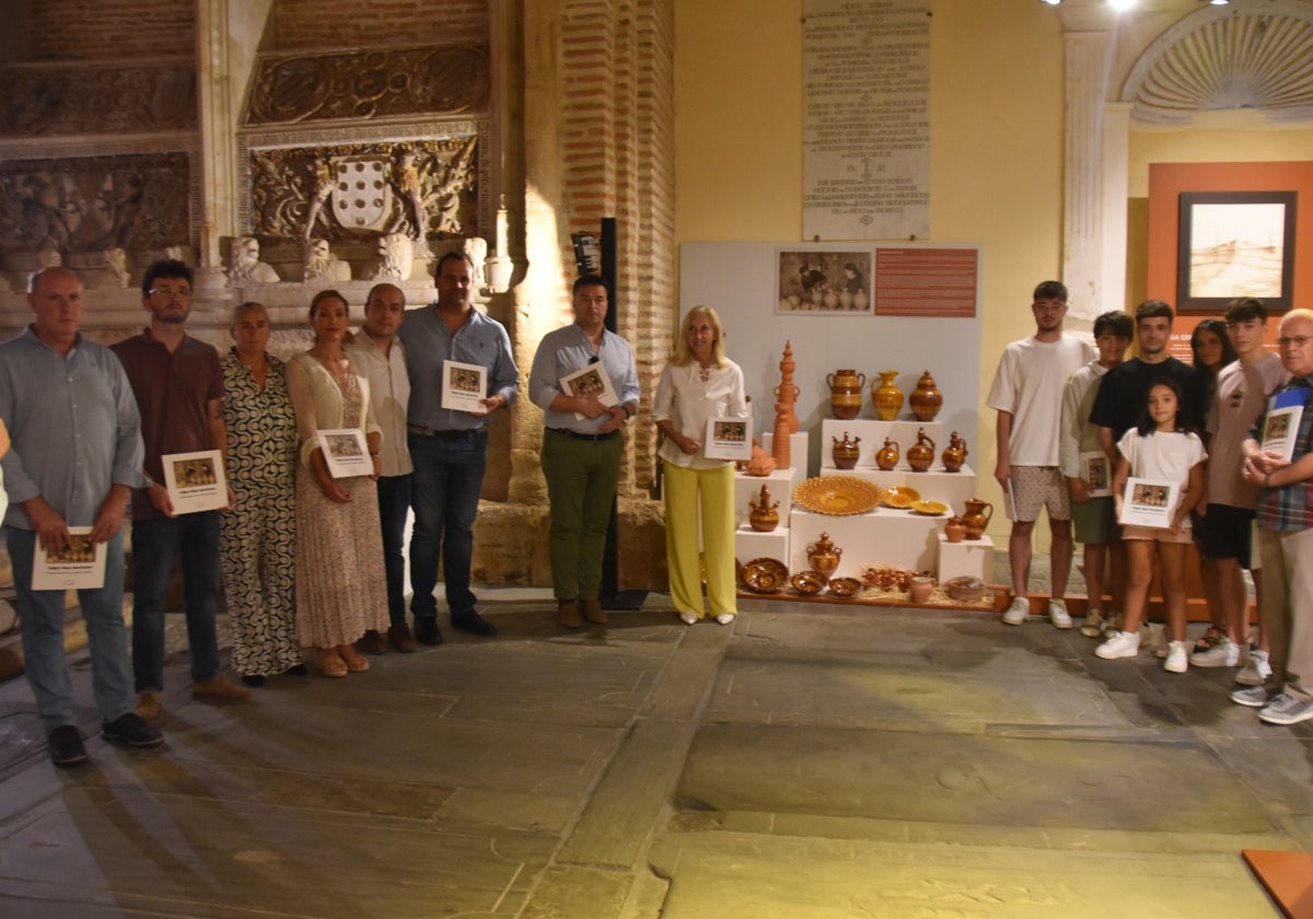 Alba de Tormes edita un catálogo en honor al alfarero local Felipe Pérez