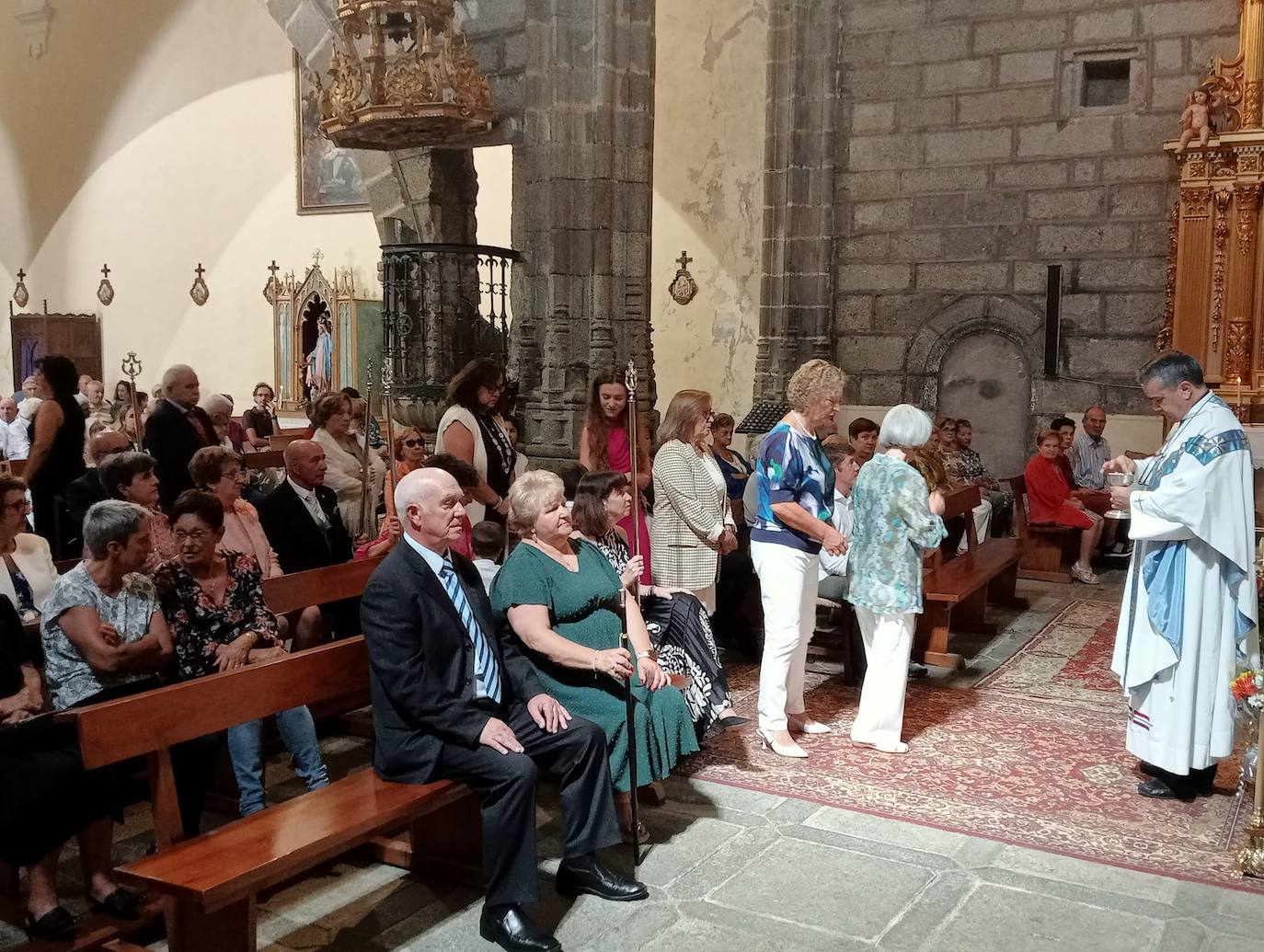 Gallegos de Solmirón no falla a la Virgen de Gracia Carrero