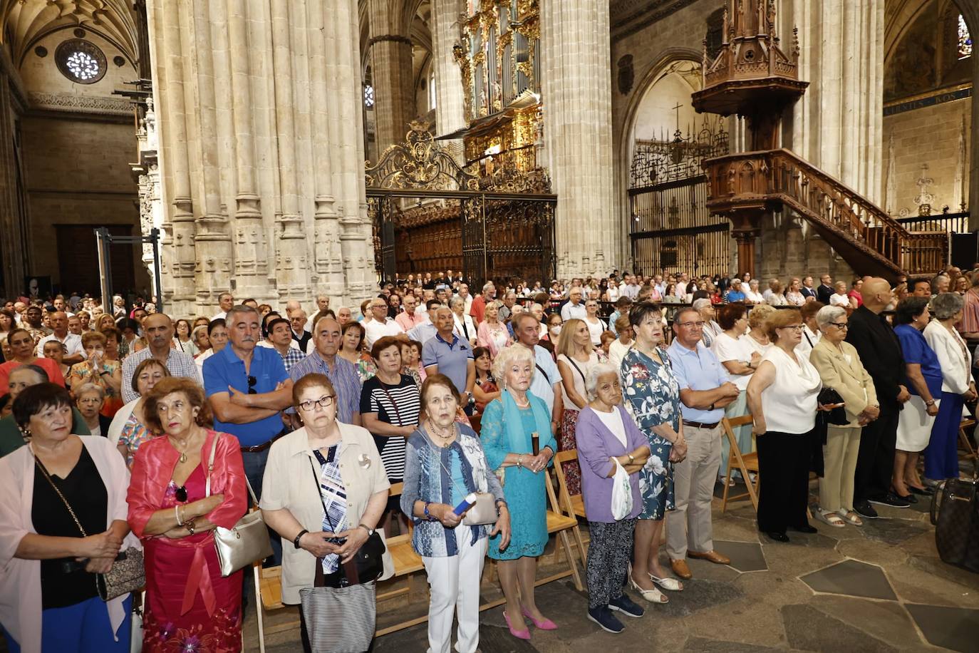 La Catedral acoge la tradicional misa en honor a la Virgen de la Vega