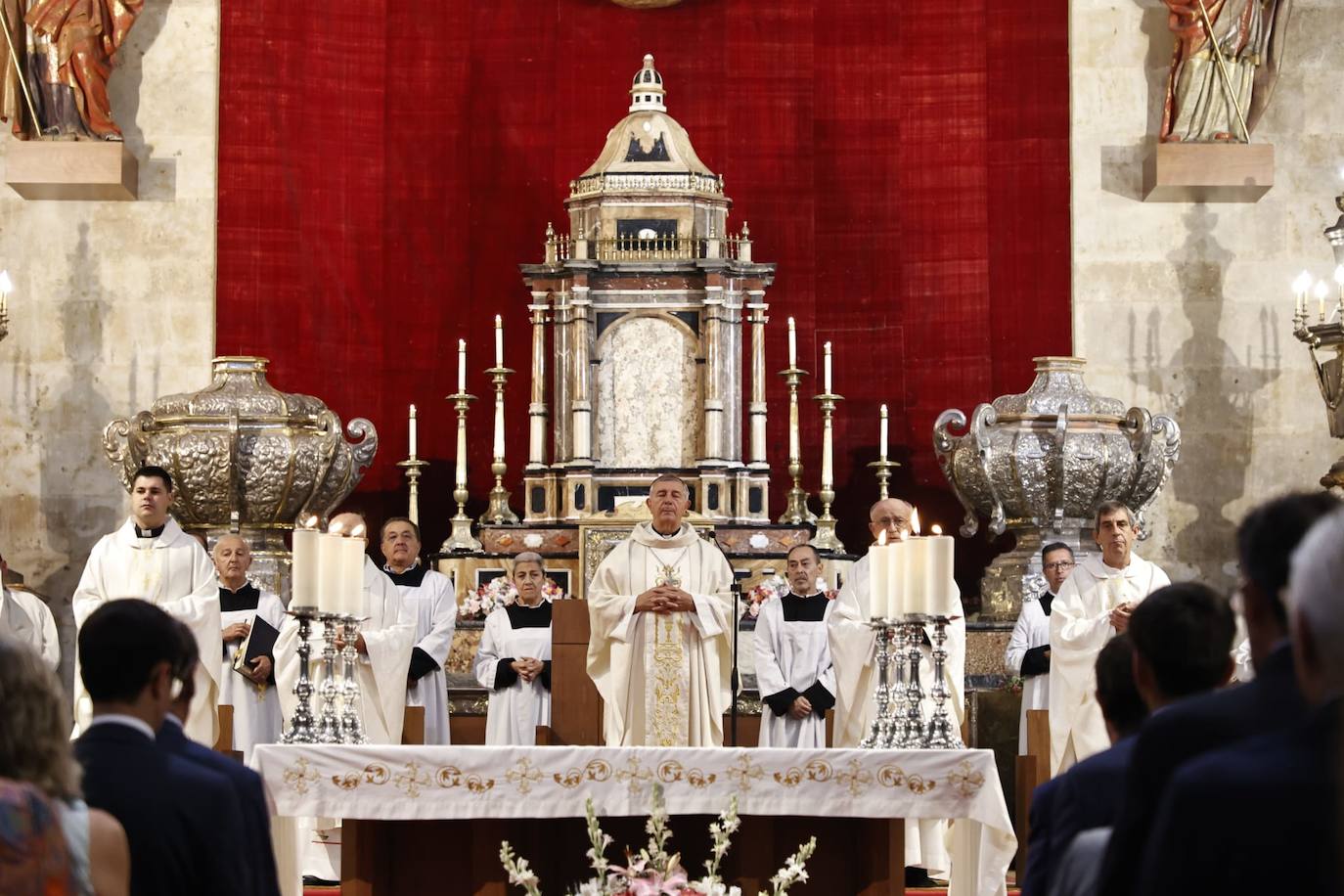 La Catedral acoge la tradicional misa en honor a la Virgen de la Vega