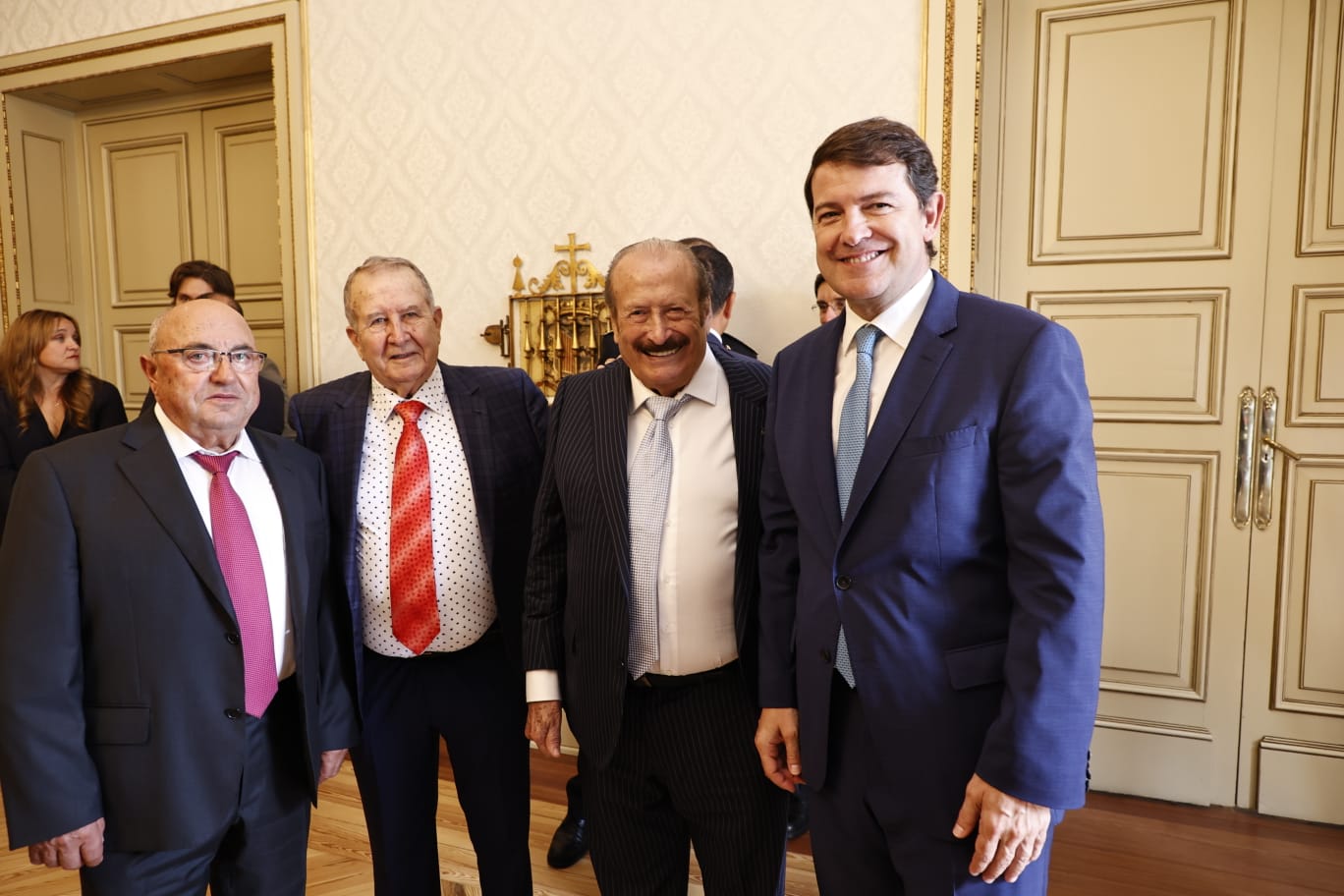 Aplaudido pregón de María Victoria Mateos: «La excelencia no entiende de género»