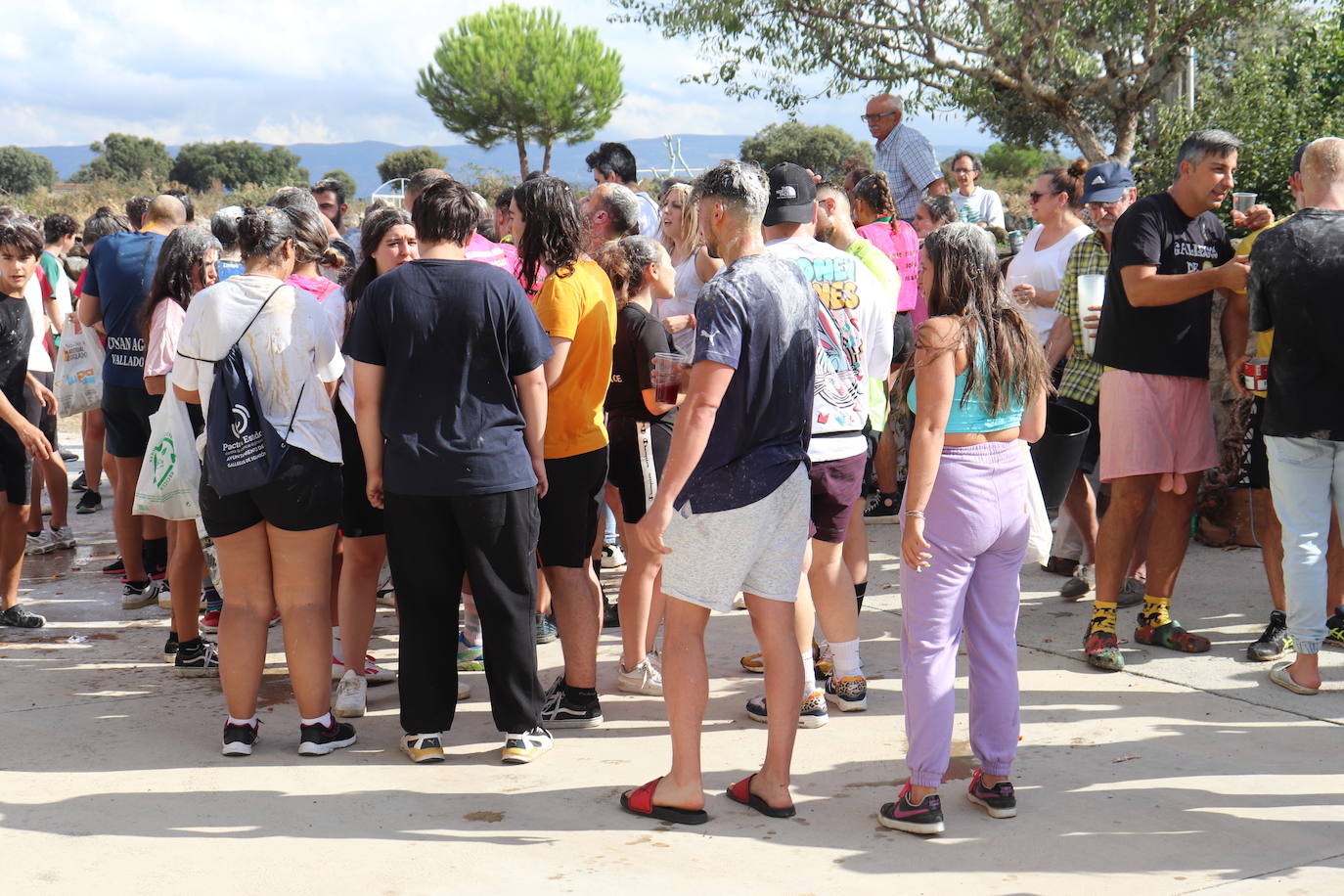 Los quintos protagonizan el día de fiesta en Gallegos de Solmirón