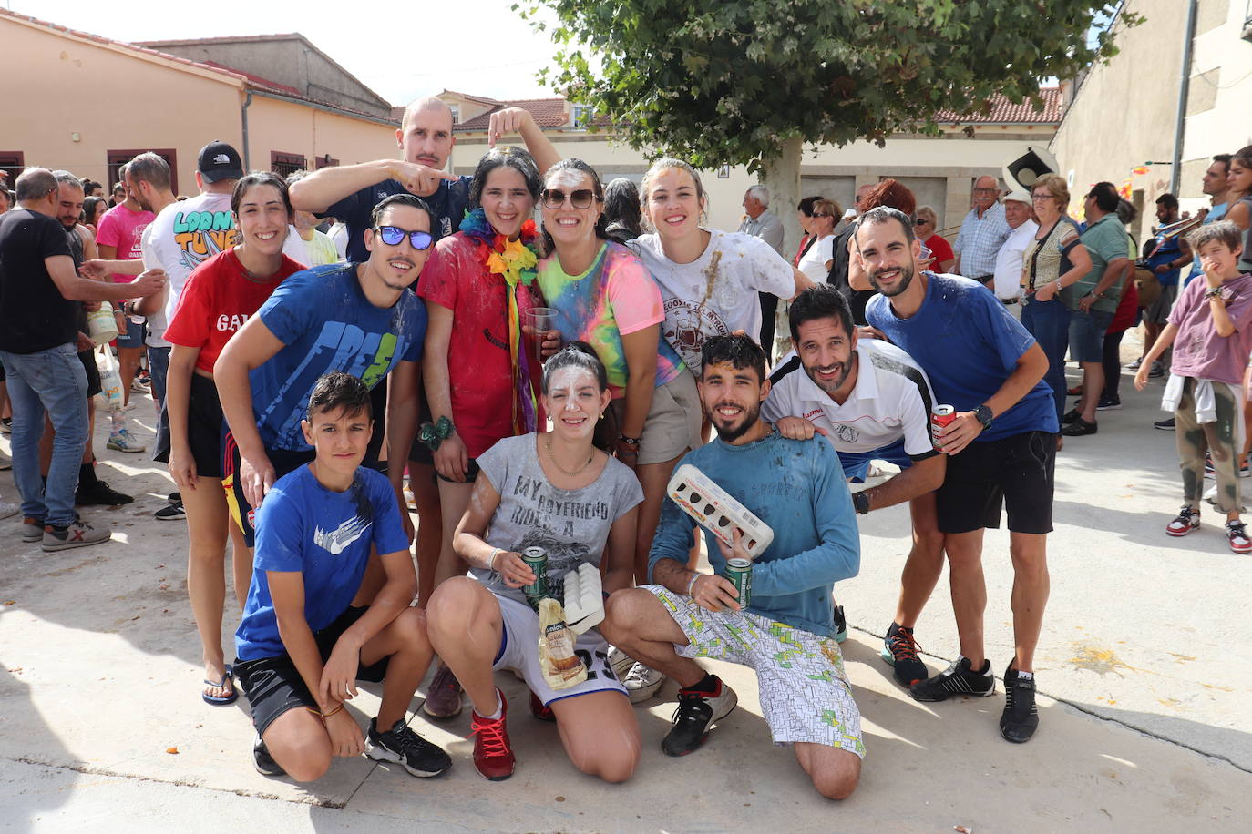Los quintos protagonizan el día de fiesta en Gallegos de Solmirón
