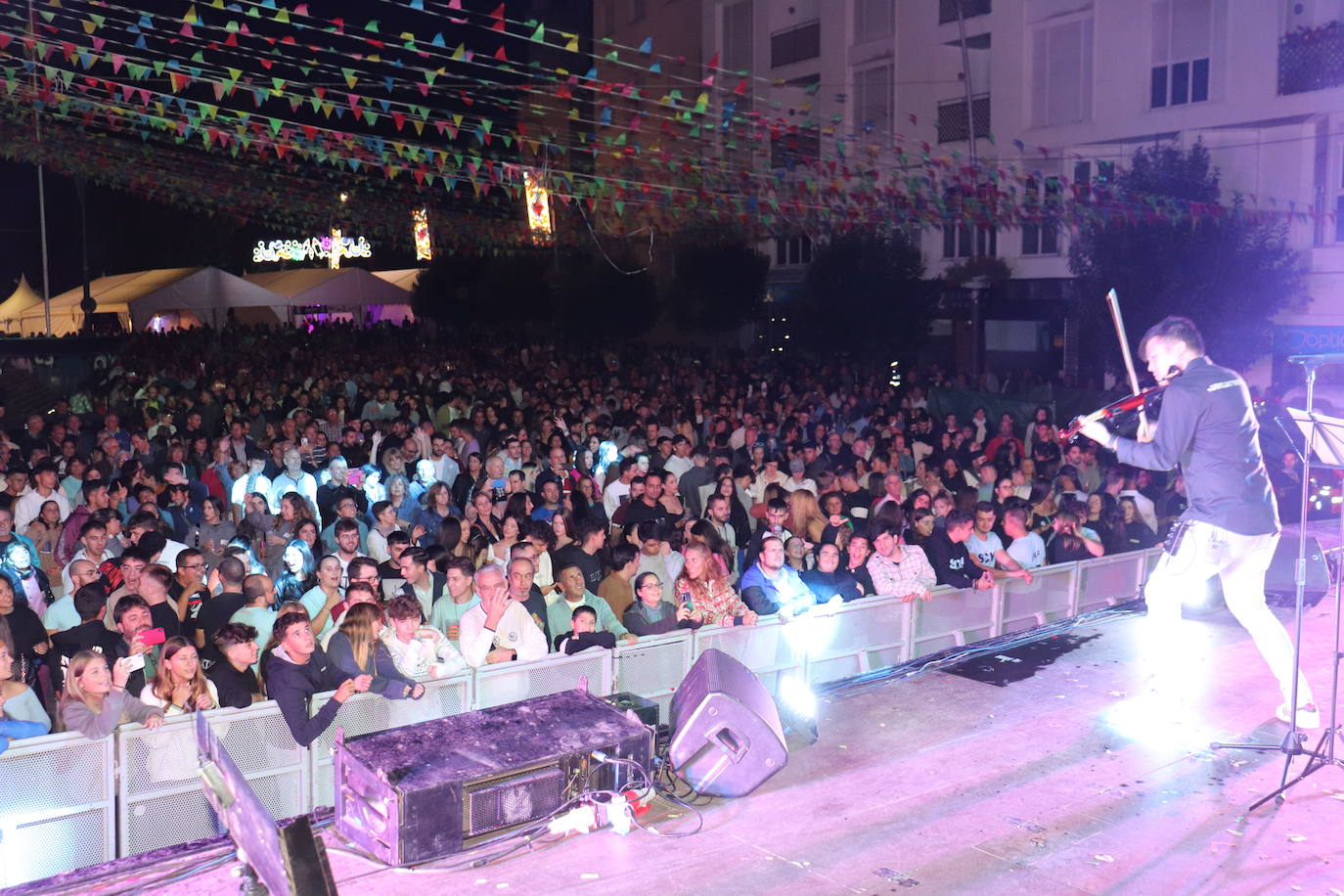 El violinista Javi Lin triunfa en la noche de Béjar