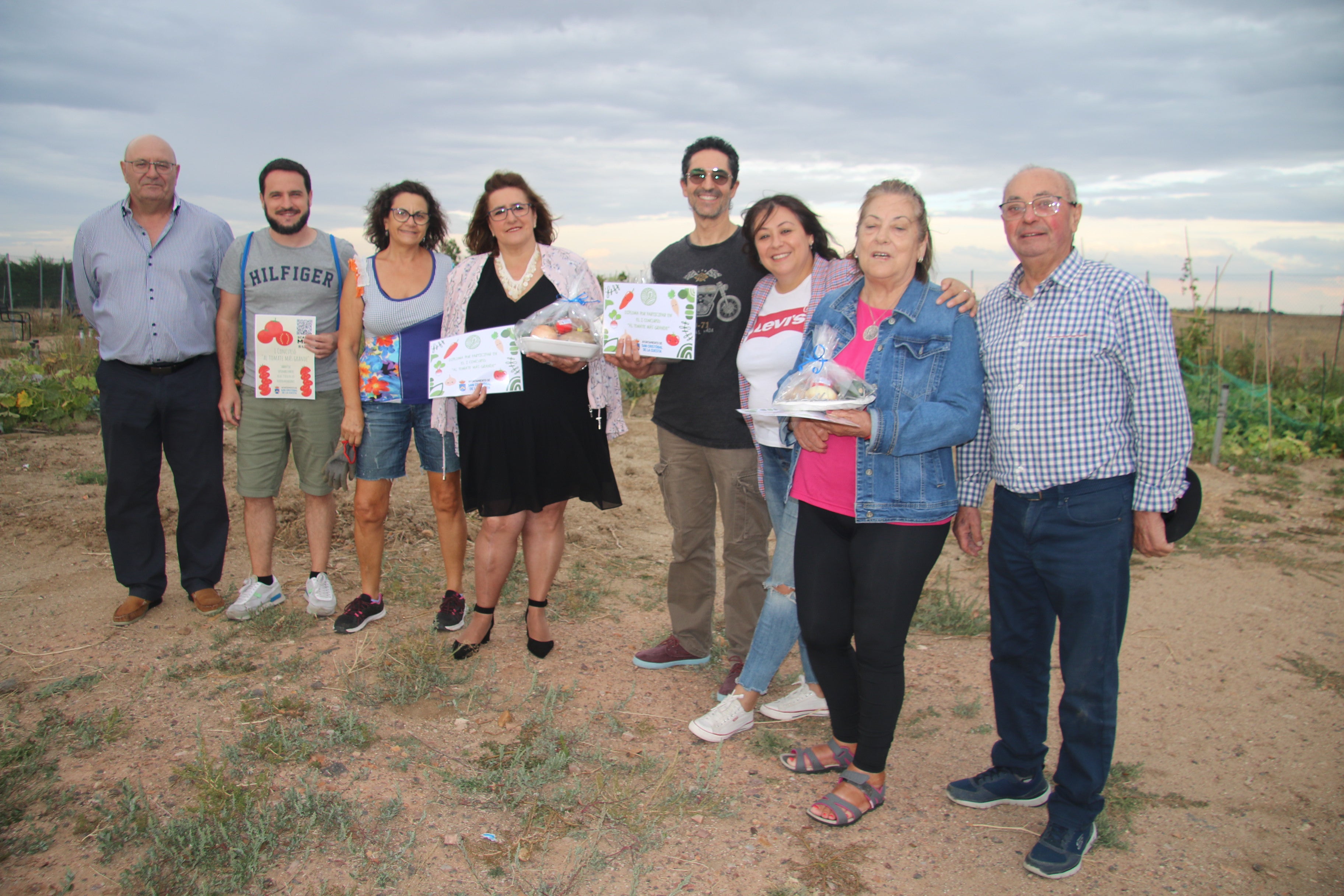 Así es el espectacular tomate XXXL vencedor del concurso de San Cristóbal