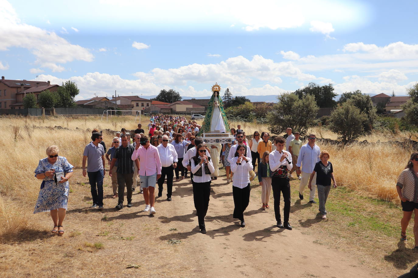 Despedida a lo grande de la Virgen de Gracia Carrero en Gallegos de Solmirón