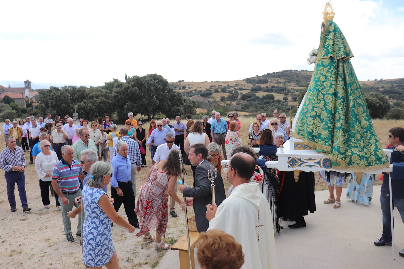 Despedida a lo grande de la Virgen de Gracia Carrero en Gallegos de Solmirón